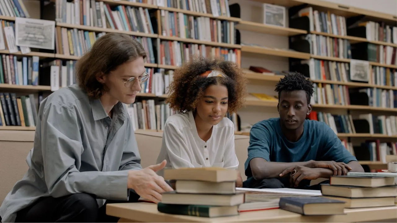 Perbedaan Program Studi Sistem Informasi dan Teknik Informatika