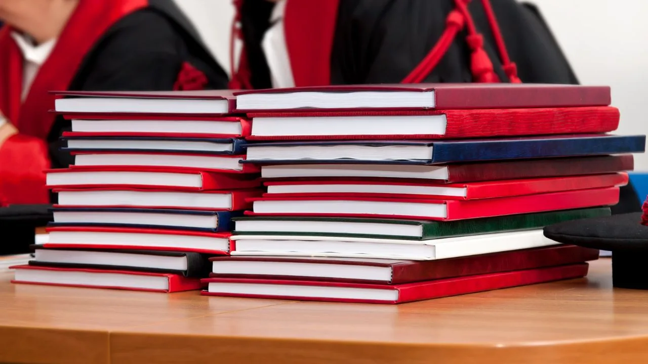 Strategi Efektif Menyusun Skripsi di Bidang Sistem Informasi