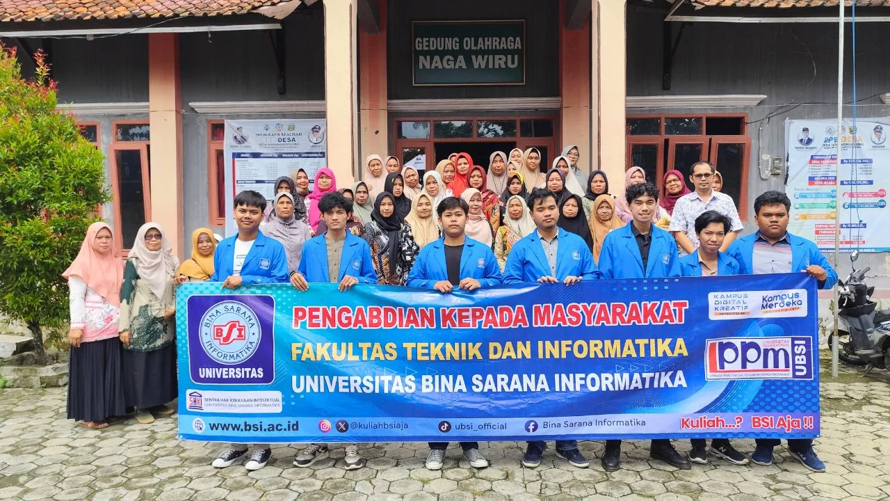 Mahasiswa UBSI Berikan Pelatihan Pemanfaatan Media Sosial Untuk Ibu-Ibu PKK Desa Karangkemojing