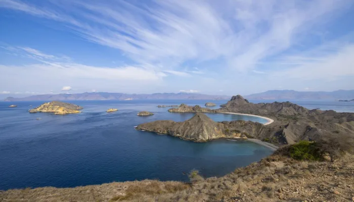 Liburan Sekali Seumur Hidup! Ini Cara Menjelajah Labuan Bajo & Komodo Tanpa Ribet (Open Trip vs Private Trip)