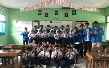 Pengabdian Masyarakat di MTS Ma’arif NU 1 Gumelar Tanamkan Nilai Empati dan Simpati