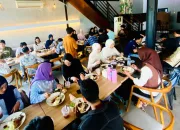 Digital A Cafe Dialogue: AI yang Kerjain, Kita yang Arahin, Bekali Mahasiswa UBSI Hadapi Era Kecerdasan Buatan