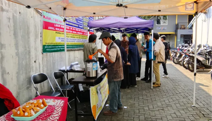 Entrepreneur Fair Kelas 17.2A.21 UBSI Purwokerto Tampilkan Kreativitas Mahasiswa dalam Berwirausaha