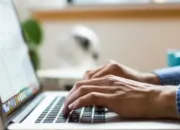 Laptop Lemot? Coba 7 Cara Ini Sebelum Membeli yang Baru