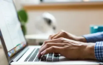 Laptop Lemot? Coba 7 Cara Ini Sebelum Membeli yang Baru