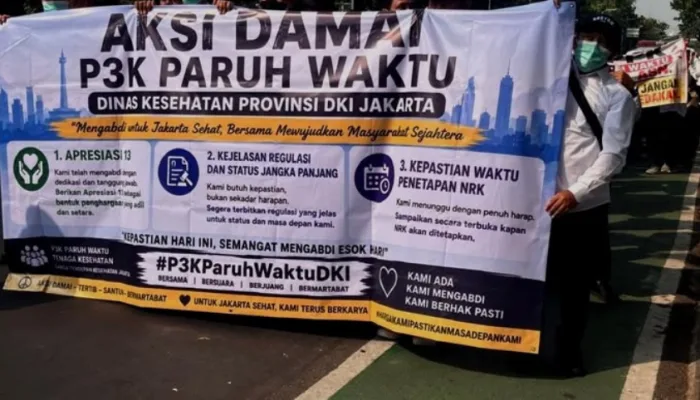 Puluhan PPPK Paruh Waktu Dinkes DKI Demo di Balai Kota, Tuntut Gaji Ke-13 dan BPJS Ketenagakerjaan