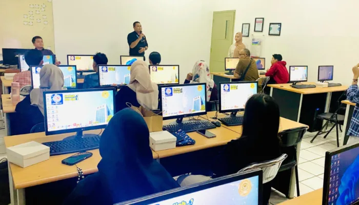 "AI bukan sekadar tren teknologi, tetapi telah menjadi alat yang mampu membantu meningkatkan produktivitas. Yang terpenting adalah bagaimana kita menggunakannya secara kreatif, etis, dan bertanggung jawab," ujar Vadlya.