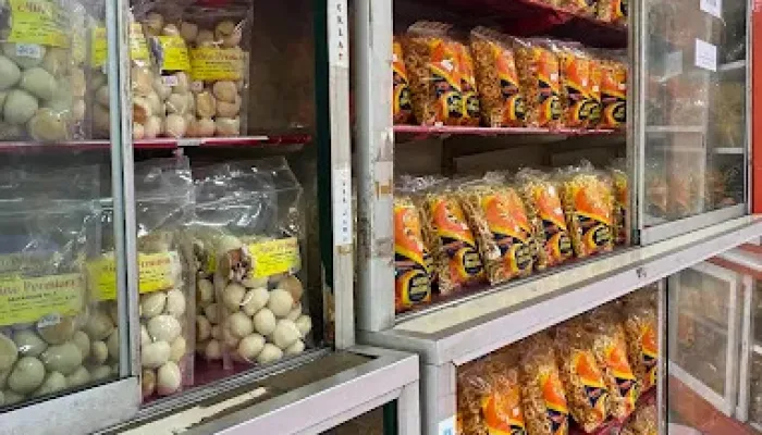 Oleh oleh khas Purwokerto Nopia dan Mino Banyumas