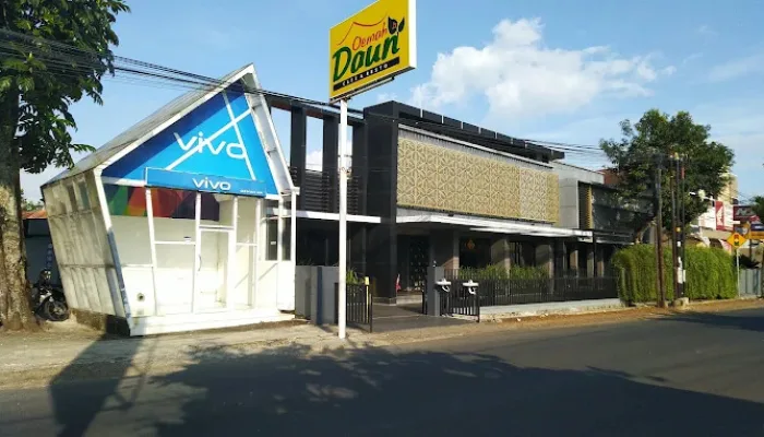 Tempat makan di Purwokerto - Oemah Daun Cafe & Resto