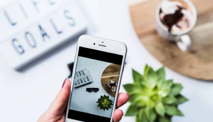 Digital Detox dengan membatasi penggunaan smartphone setiap hari