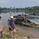 Penambangan pasir di Sungai Serayu Desa Cindaga Banyumas