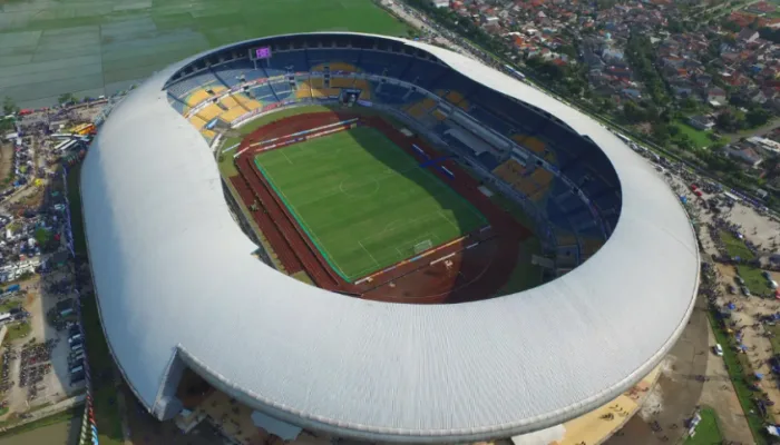 Rumput GBLA Diperbaiki Bertahap, Persib Kejar Target Siap Jelang Play-off ACL Two
