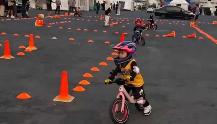 Pushbike Purwokerto Makin Seru, 25 Rider Cilik Unjuk Skill di Menara Teratai