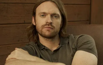 Finneas keluar dari tur Ed Sheeran setelah Macklemore dikeluarkan