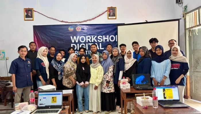 UBSI Purwokerto Dorong UMKM dan Karang Taruna Desa Bogangin Kuasai Desain Digital
