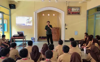 UBSI Purwokerto Ajak Siswa SMA N 1 Rawalo Bijak Gunakan AI di Era Gen Z