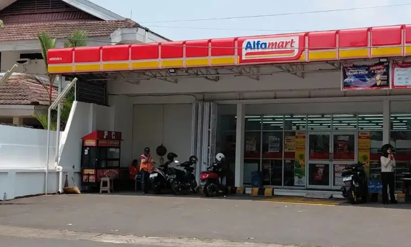 Parkir Gratis Alfamart Banyumas